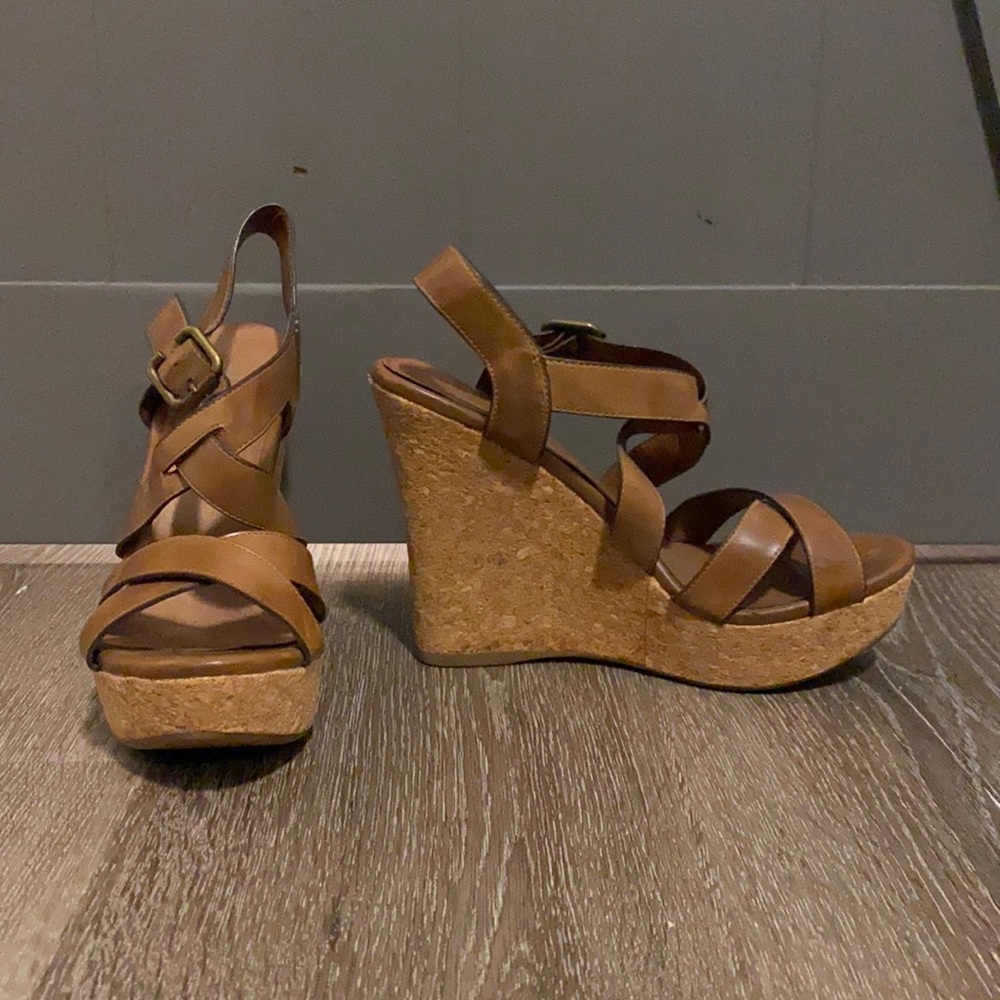 Size 38 Aldo brown leather wedges